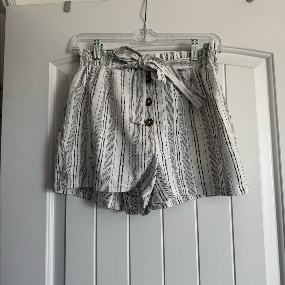 BRAND NEW Tie Waist Shorts